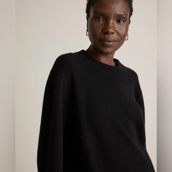 NWOT! | QUINCE Women's Mongolian Cashmere Oversized Crewneck Sweater Black Small - Picture 2 of 11